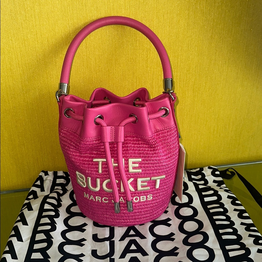 NWT Marc Jacobs ‘The Bucket’ Bag Woven Hot Pink 💗